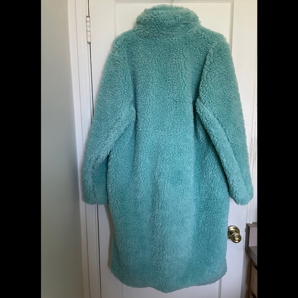Jade Coat - Picture 4 of 14